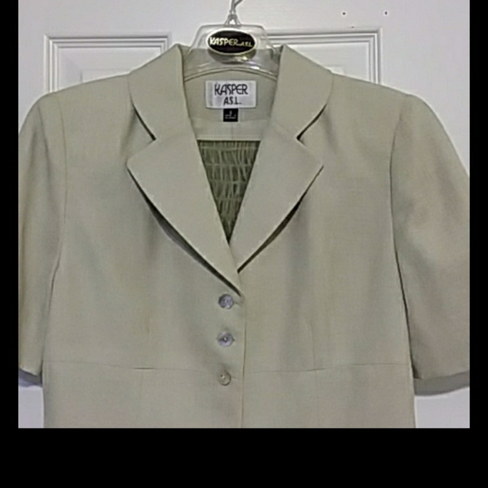 Kasper Suit - Picture 2 of 5